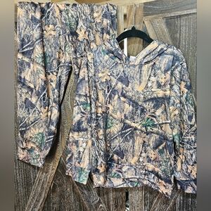 NWT Boys Green Camouflage Hoodie and Pants Set